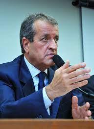 Presidente do PL, Valdemar Costa Neto é preso em flagrante com arma de fogo