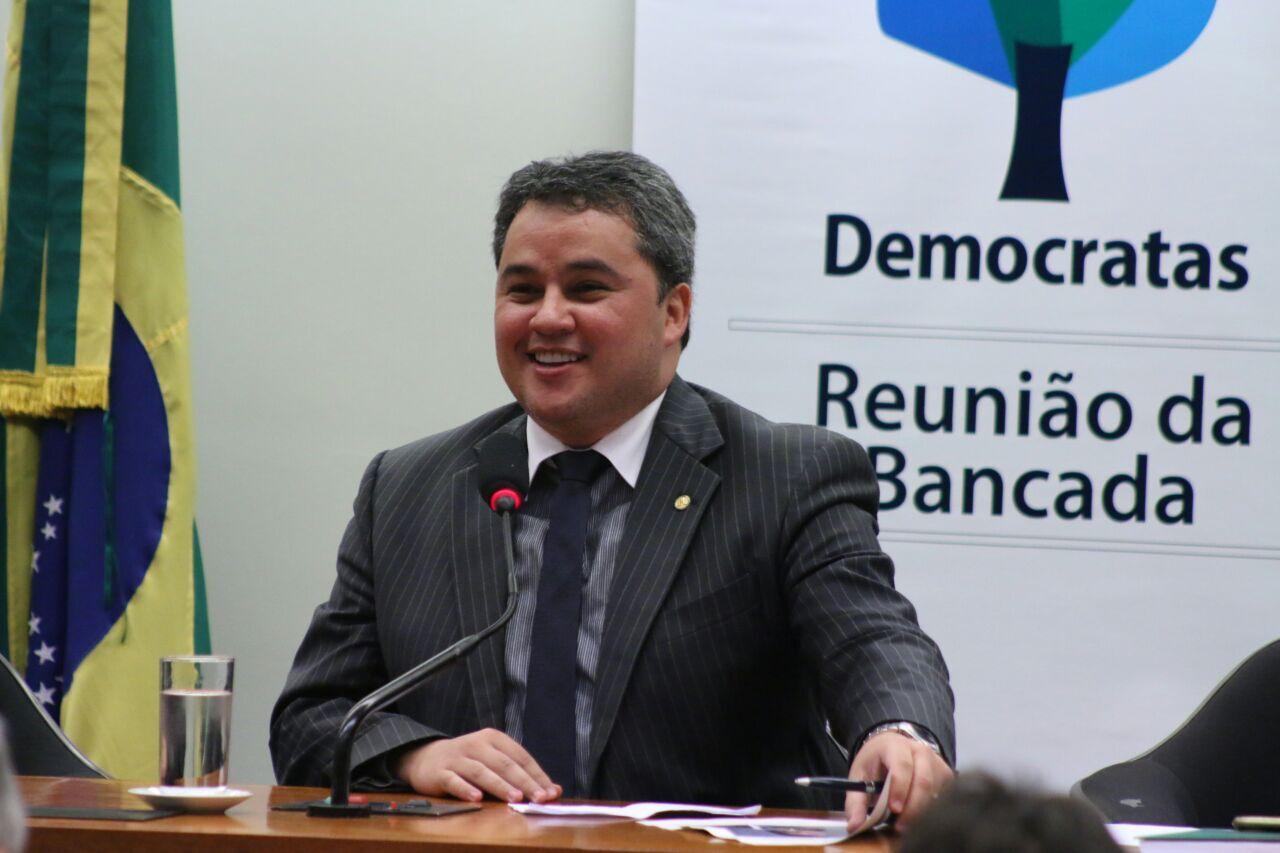 Efraim Filho comemora eleição de Rueda para presidir União Brasil: “é chegado o momento da nova geração”
