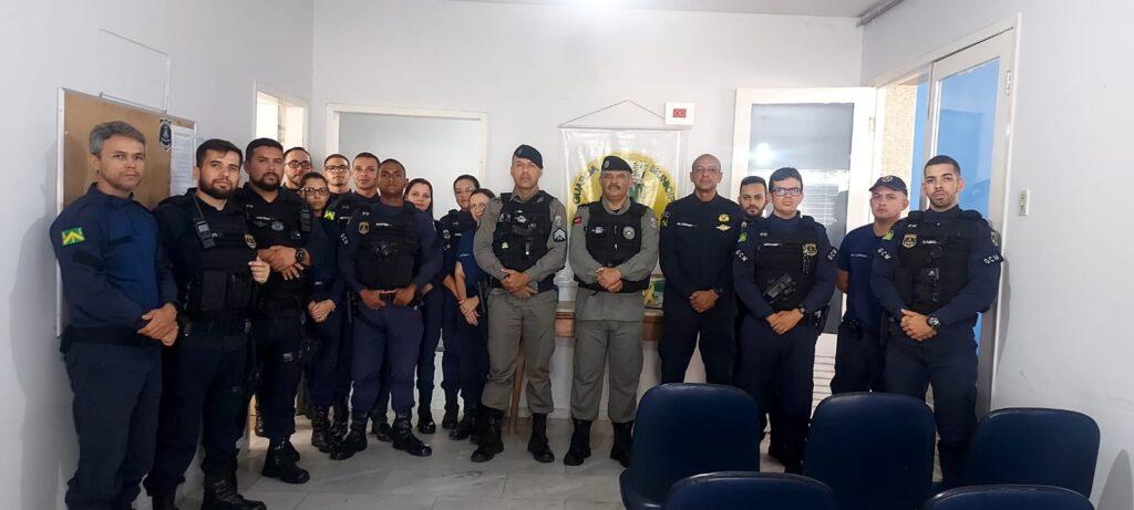 Em Campina Grande: Agentes da Guarda Civil Municipal participam de palestra ministrada pelo comandante do CPR-1