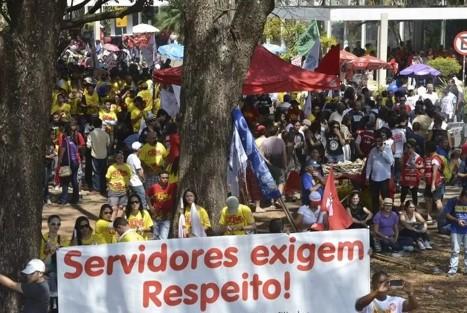 Greve de Servidores. 16 categorias já iniciaram paralisação por reajuste
