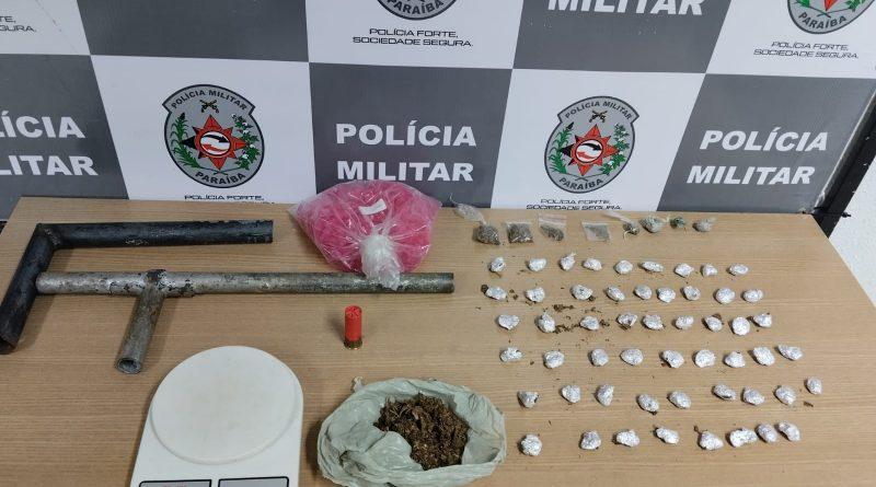 Polícia Militar apreende material do tráfico durante ação na madrugada em bairro da Capital