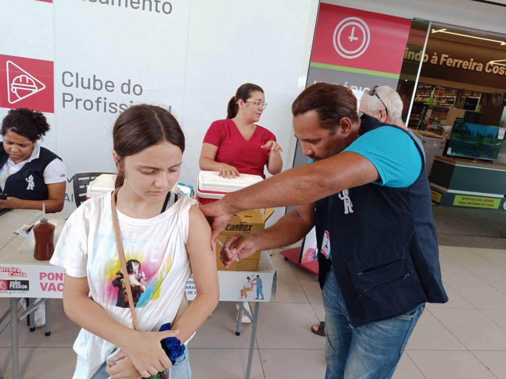 Prevenção garantida Vacina contra Dengue está disponível para crianças e adolescentes de 10 a 14 anos