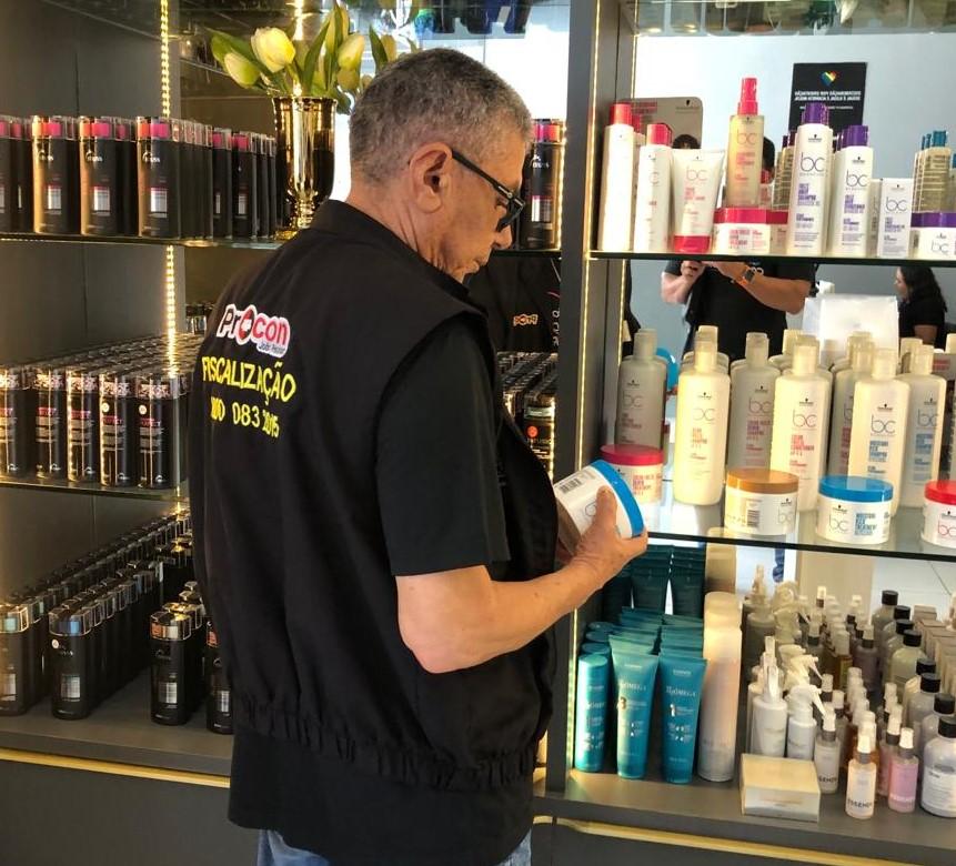 Procon-JP fiscaliza clínicas de estética e salões de beleza dentro da Operação Dia da Mulher