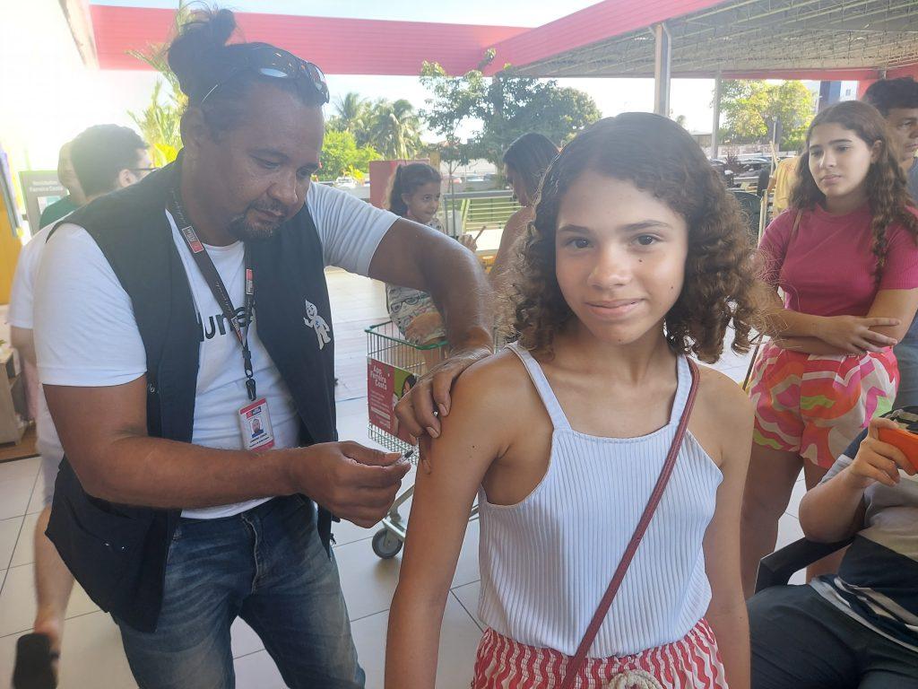 Saiba quais os locais e quem pode tomar a vacina contra a dengue na Capital