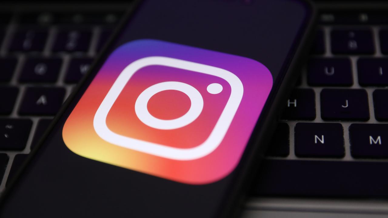 Usuários relatam falhas no Instagram com contas desconectadas