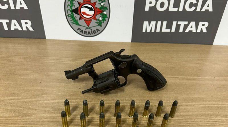 Polícia Militar cumpre dois mandados de prisão e apreende duas armas de fogo em ações na zona sul da capital