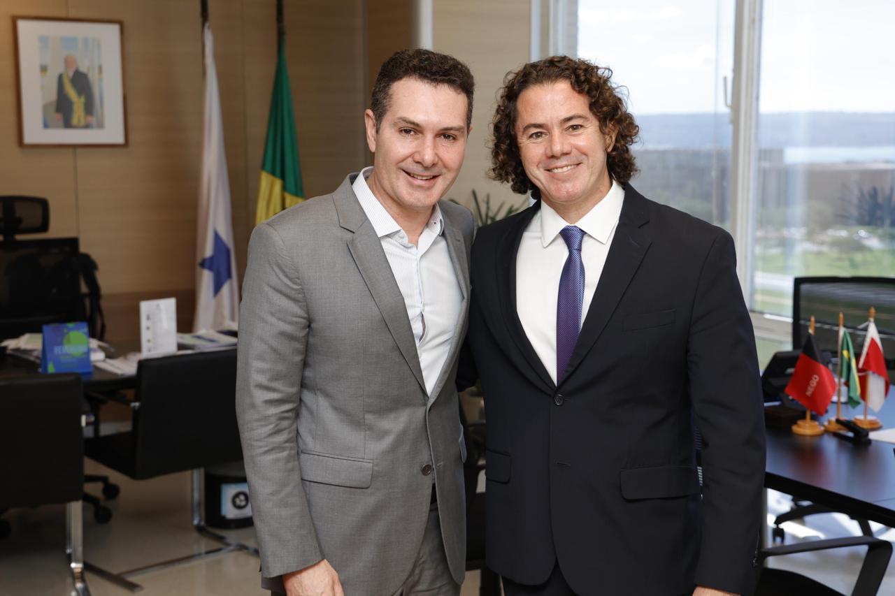 Veneziano reitera ao Ministro das Cidades solicitações para a construção de casas na Paraíba pelo ‘Minha Casa, Minha Vida Entidades’