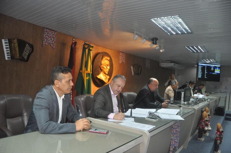 Câmara de Vereadores Promulga Leis Não Sancionadas pelo Executivo