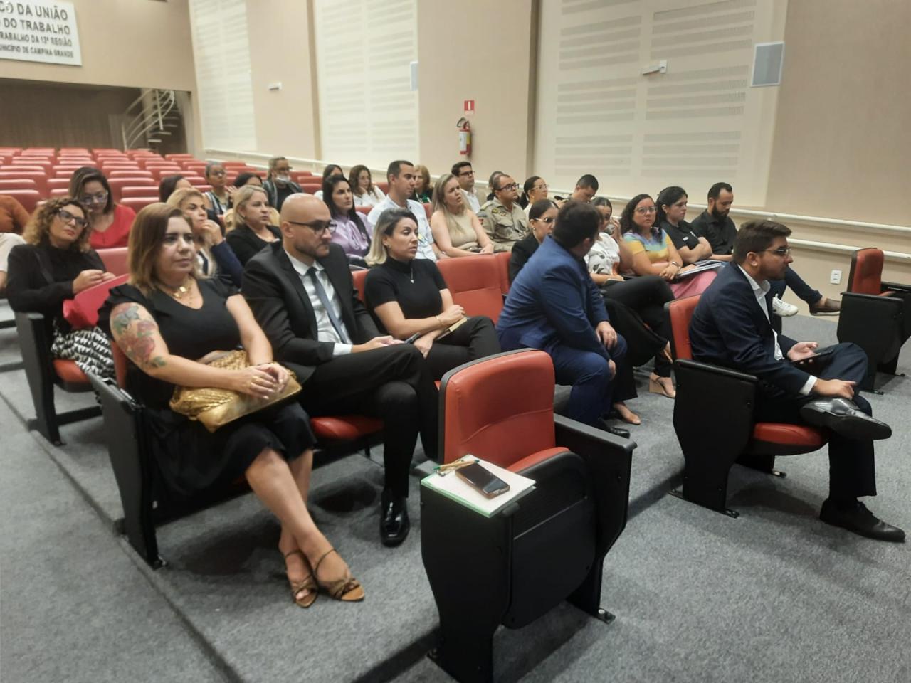Equipes da Semas e outras organizações discutem adequações da campanha, a partir do novo layout do Parque do Povo