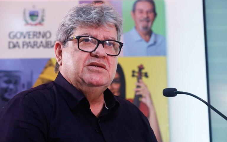 Governador João Azevêdo sanciona lei que proíbe fogos de artifício sonoros na Paraíba