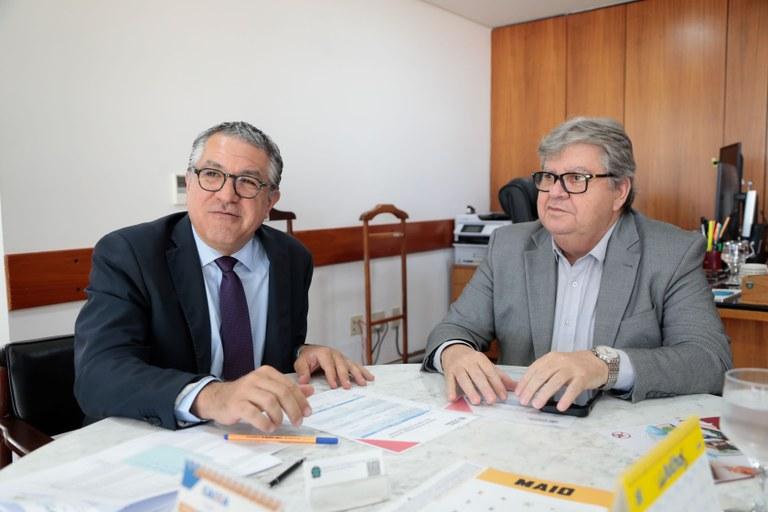 João Azevêdo se reúne com Alexandre Padilha e apresenta conjunto de obras a inaugurar e a autorizar no valor de R$ 2 bilhões pelo governo Federa