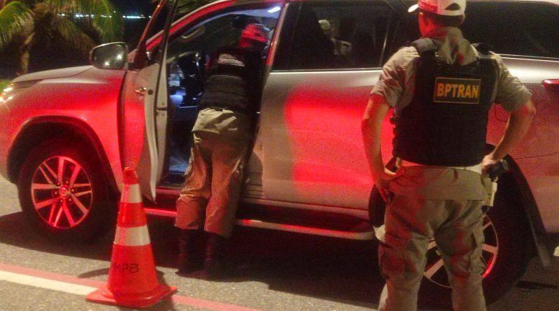 Operação autua 52 pessoas por dirigir com sintomas de embriaguez durante o fim de semana