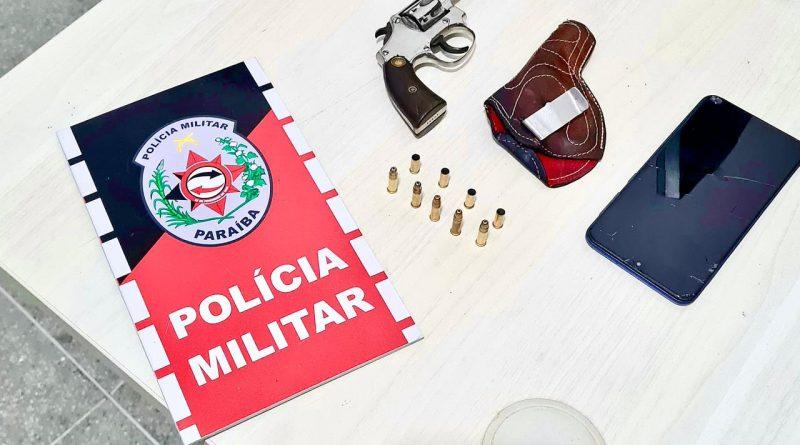 Polícia Militar prende suspeito que estava circulando em uma moto com arma na cintura em Cajazeiras