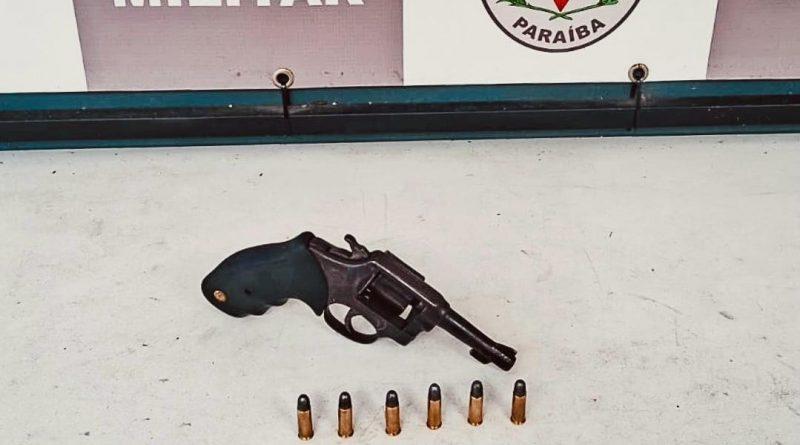 Polícia Militar prende três pelo crime de porte ilegal de arma de fogo no interior do estado