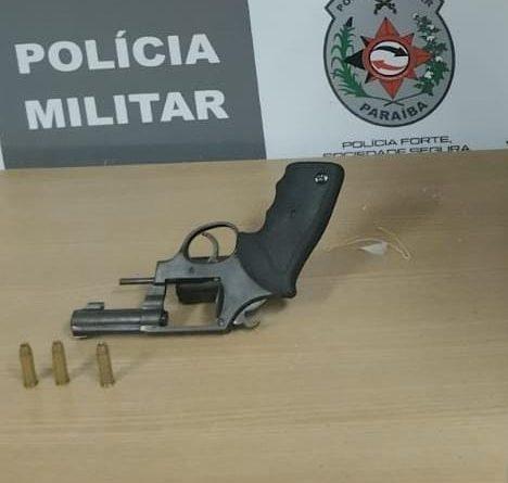 Suspeito com passagem pela polícia por porte ilegal de arma é preso com revólver na zona sul da Capital