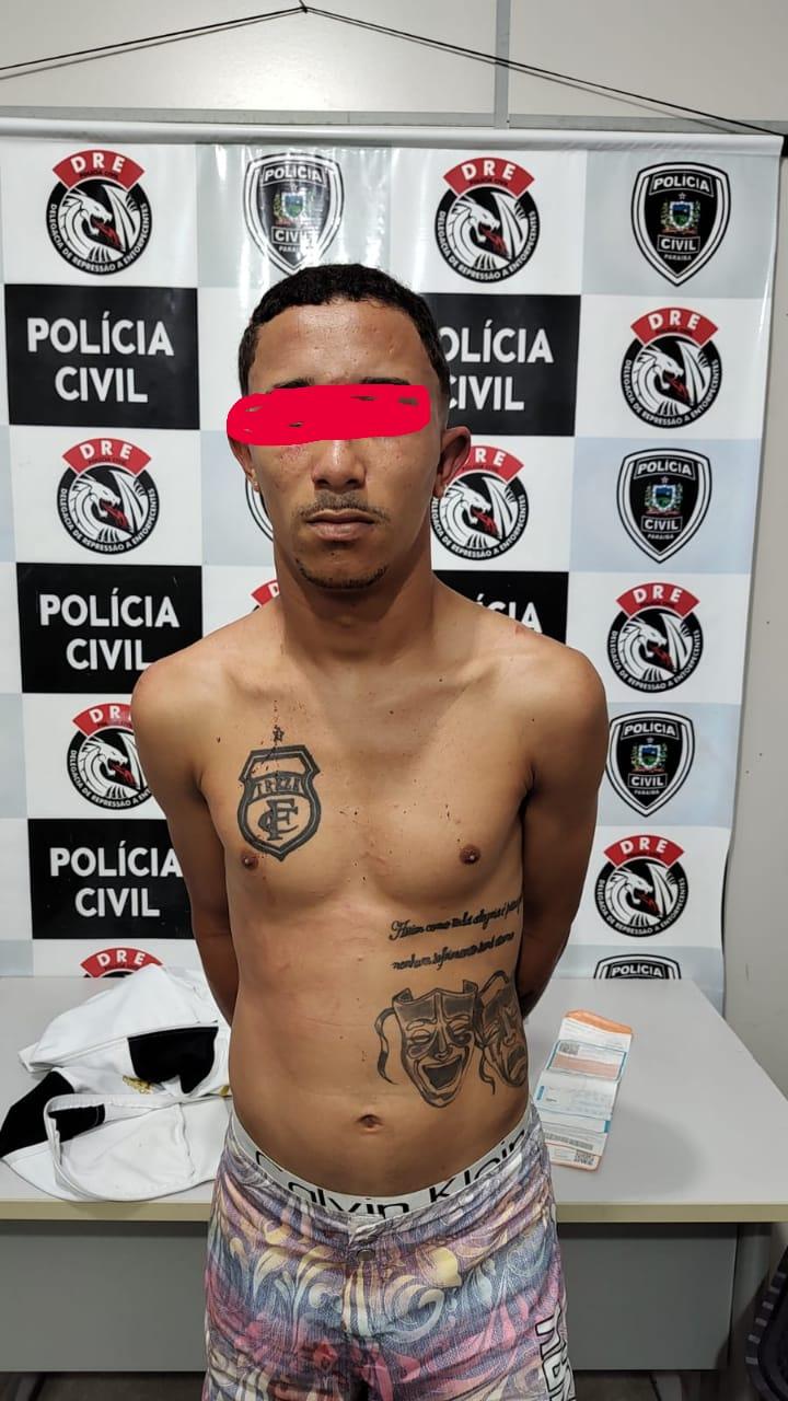 Delegacia de Repressão a Entorpecentes de Campina Grande prendeu traficante no conjunto Major Veneziano com tornozeleira eletrônica rompida.