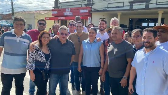 Dr. Jhony, no São João do Distrito de Galante, assegurou que o retorno do Trem do Forró será compromisso de sua gestão municipal