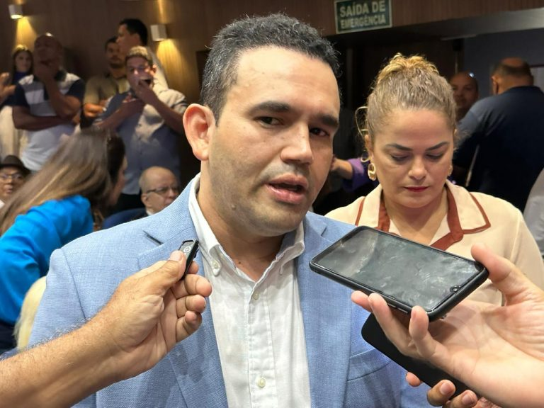 ‘Não há veto, mas não há espera por Romero’, diz Jhony Bezerra sobre disputa em Campina Grande