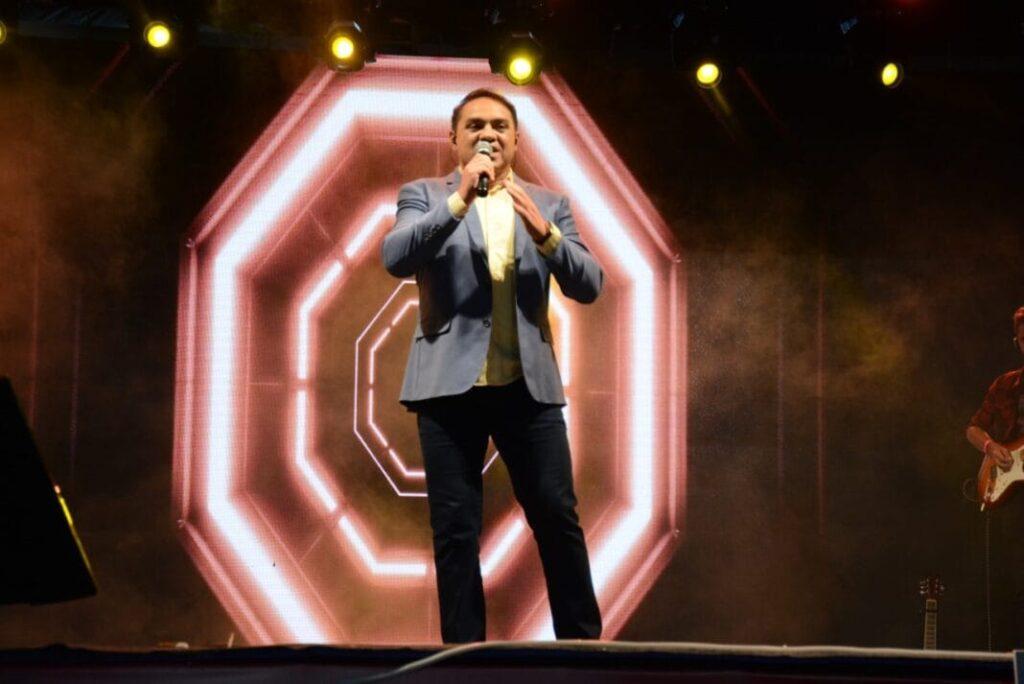 PARQUE DO POVO: Atrações religiosas abrem semana de shows no Arraial Hilton Motta com apresentações de Padre Nilson e do missionário Teto Fonseca