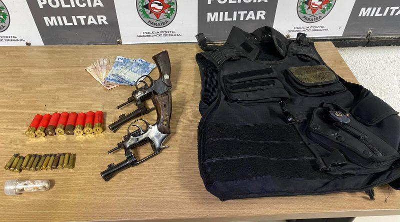 Polícia Militar prende três suspeitos por porte ilegal de arma de fogo e tráfico de entorpecentes em Cabedelo