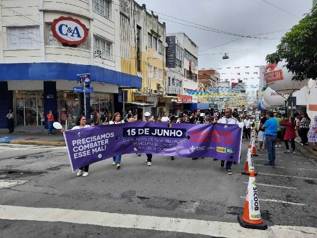 Prefeitura de Campina Grande lança Campanha de Combate à Violência contra a Pessoa Idosa, no Calçadão da Cardoso Vieira, centro da cidade