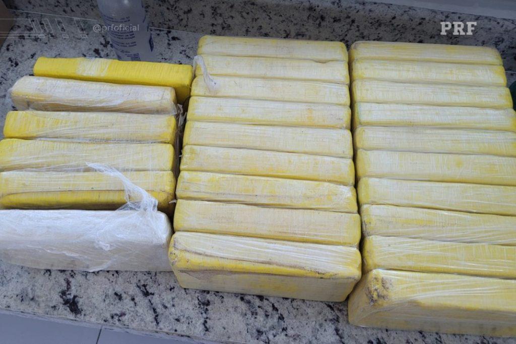 PRF apreende mais de 26 kg de cocaína na tarde desta terça-feira (18) em Campina Grande-PB