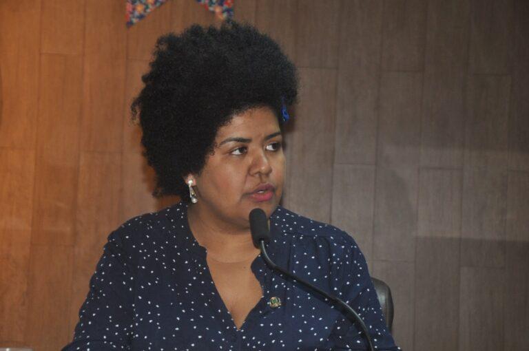 Vereadora Jô Oliveira Convoca Vereadores para Votação da LDO