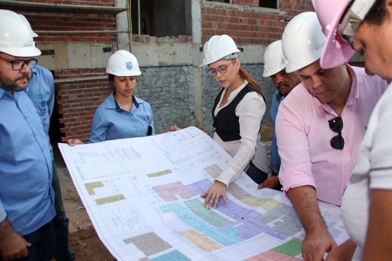 Governo da Paraíba inspeciona obras do Hospital Regional de Guarabira com representantes do BID