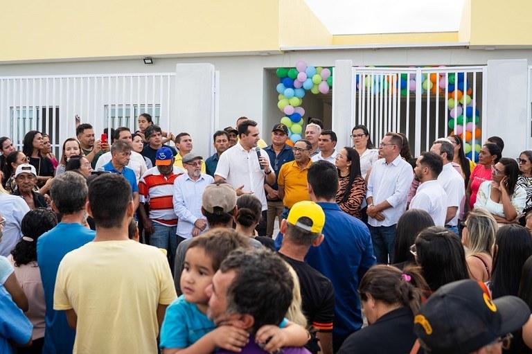 Vice-governador Lucas Ribeiro entrega creche em Tacima e prestigia Caminhos do Frio em Areia
