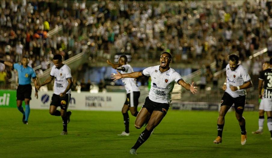 Botafogo-PB vira contra Figueirense e garante vaga antecipada no quadrangular final da Série C