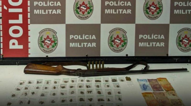 Polícia Militar prende dupla com arma de fogo e drogas em Sapé