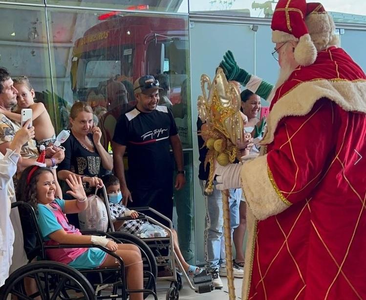 Chegada do Papai Noel abre programação especial de Natal no Hospital de Trauma de Campina Grande
