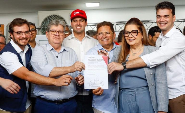 João Azevêdo entrega Hospital de Pocinhos, autoriza ampliação de serviços e fortalece regionalização da Saúde na Paraíba