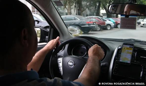 Reforma tributária muda receita bruta de motoristas de aplicativo
