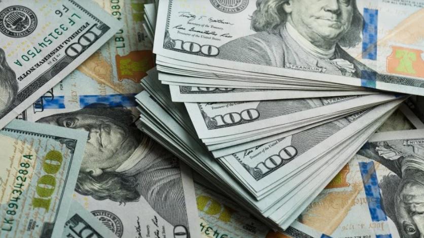 Dólar fecha a R$ 5,91 e Bolsa ultrapassa 124 mil pontos com tarifas de Trump e juros no radar