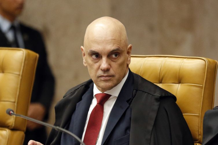 Após denúncia contra Bolsonaro, mídia de Trump abre ação contra Moraes