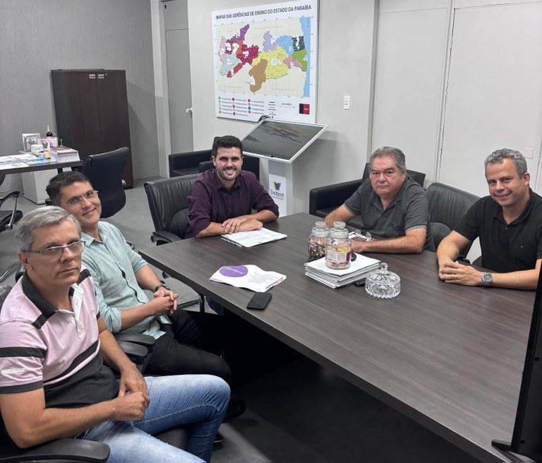 Encontro discute melhorias nos Jogos Escolares e Paraescolares 2025