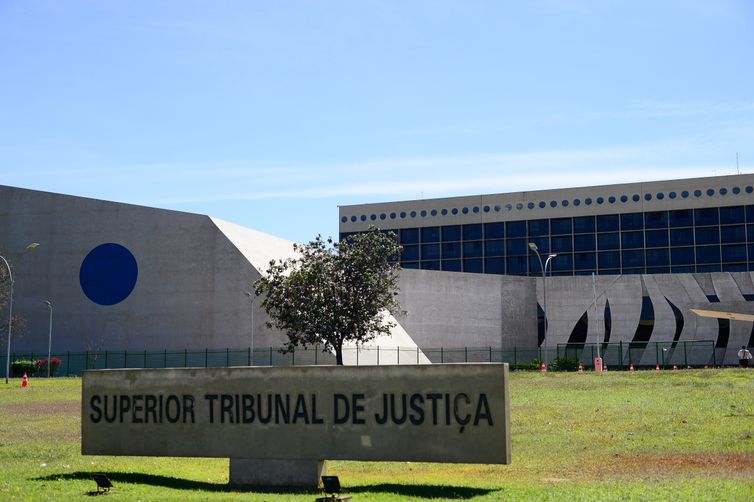 Ministros do STJ defendem Moraes de críticas dos EUA 