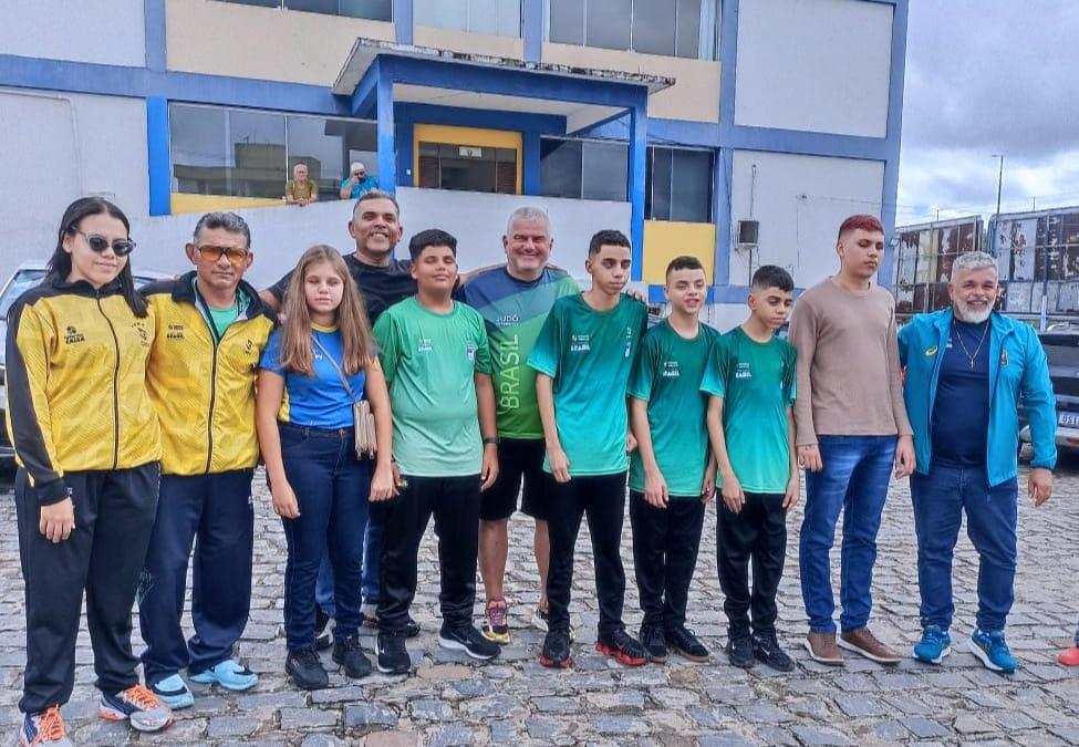 Atletas de Campina Grande retornam de fase de treinamentos de seleções de base paralímpicas, em São Paulo