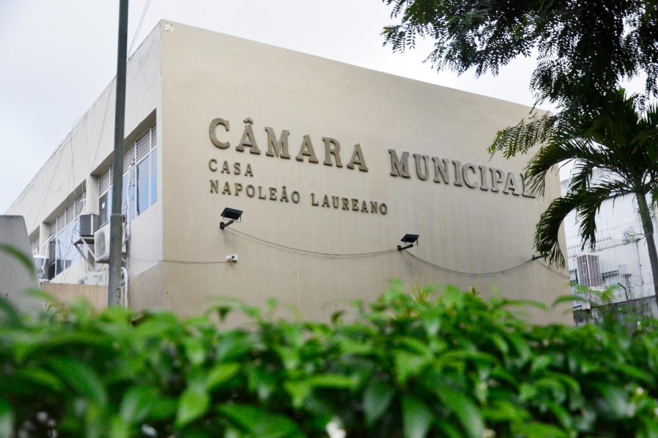 Descarte de esgoto na orla de João Pessoa será debatido na CMJP