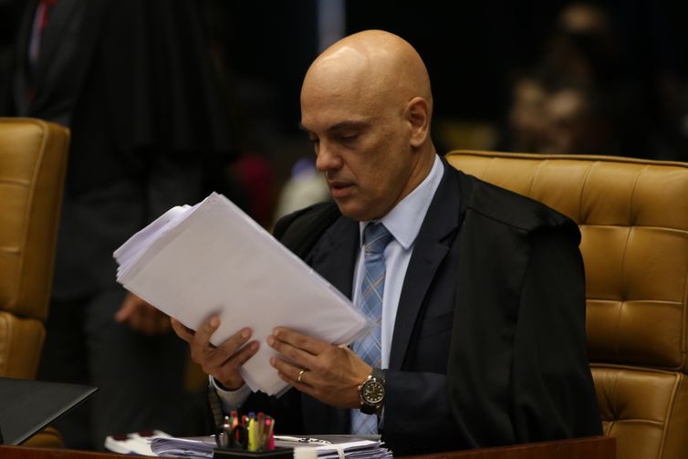 Moraes libera para julgamento denúncia contra Bolsonaro e outros sete