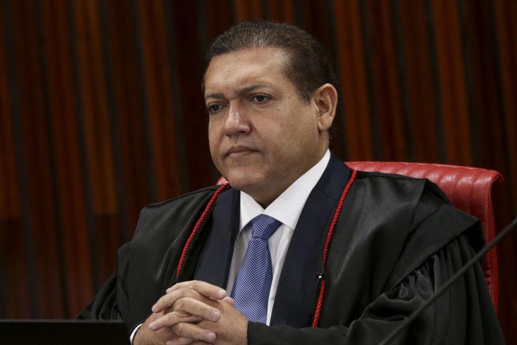 Nunes Marques vota contra recurso de Bolsonaro e Braga Netto 