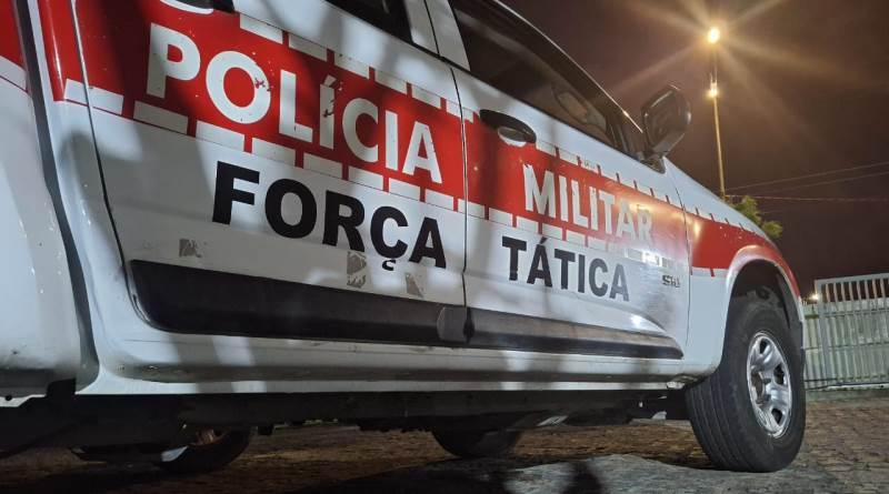 Polícia Militar prende dupla armada que usava motocicleta, na zona sul da capital