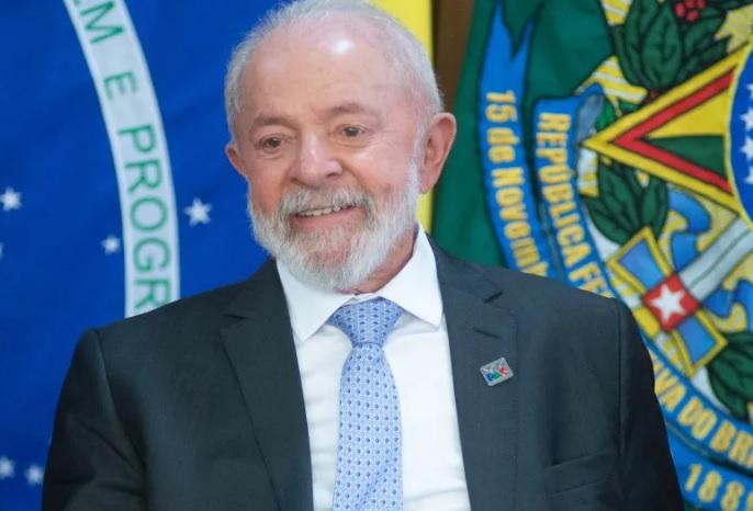 Governo Lula acomoda em estatais petistas e auxiliares sem formação compatível