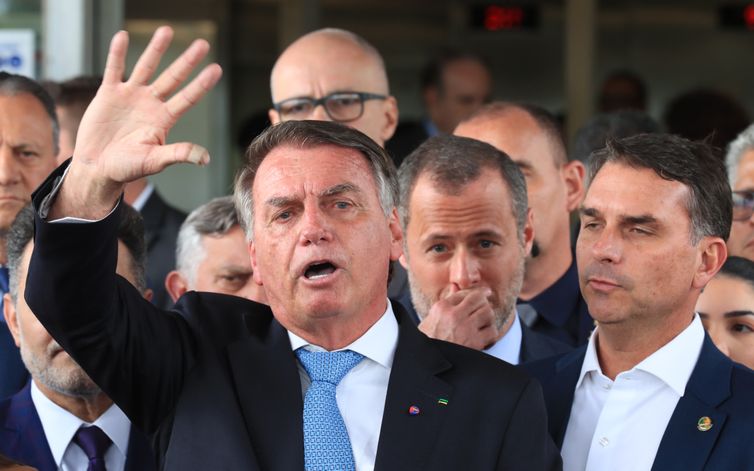 Moraes nega pedido para prender Bolsonaro 