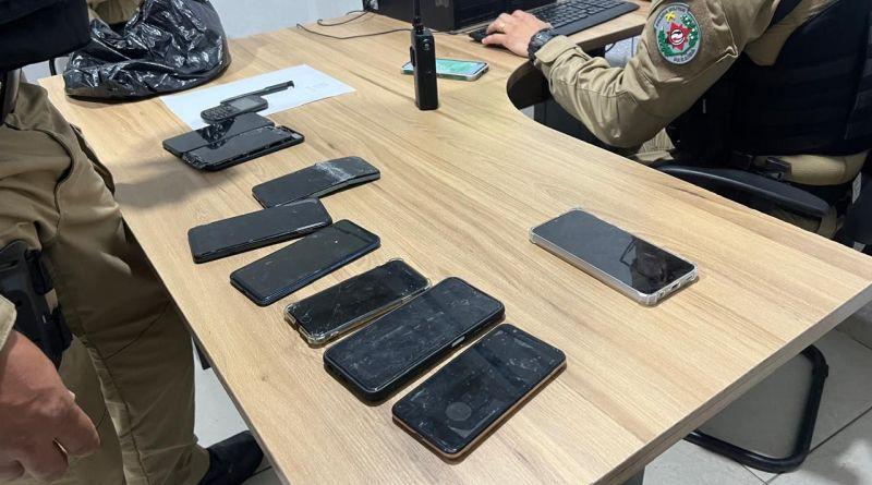 Polícia Militar recupera 10 celulares e frustra suspeitos de roubos na grande JP
