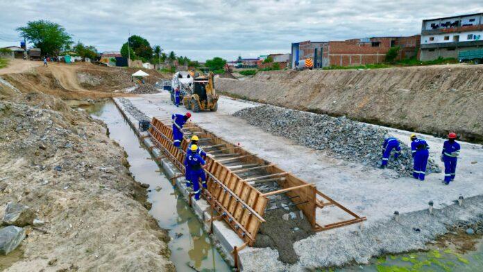 Prefeitura de Campina Grande inicia construção das paredes laterais da terceira etapa do Canal de Bodocongó