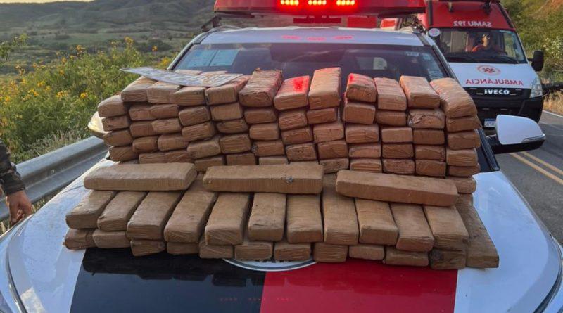 Ao atender acidente de trânsito, PM descobre esquema de transporte interestadual de drogas
