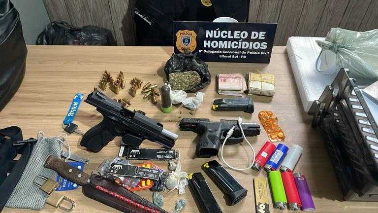 EM CAAPORÃ: Polícia Civil prende dois suspeitos de homicídio e apreende armas, drogas e dinheiro no Litoral Sul