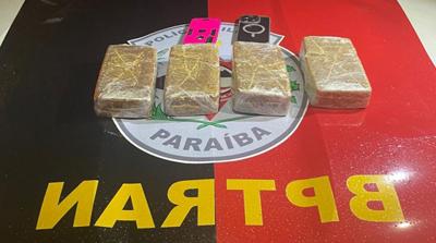 Polícia Militar impede transporte de drogas durante blitz de trânsito na madrugada em JP